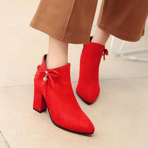 boots big size ma'am coarse heel short pure color water drill boot barrel high, Black
boots big size ma'am coarse heel short pure color water drill boot barrel high, Black