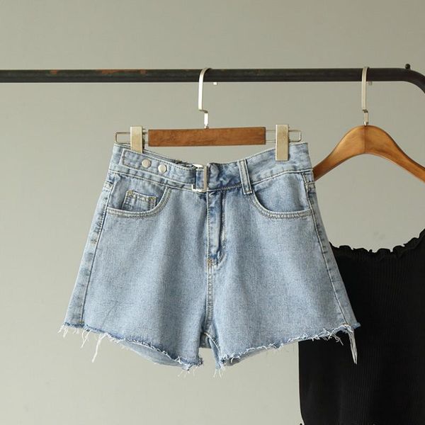 women's jeans dm001 south korean square metal buttons adorning high-waisted jean shorts, Blue
women's jeans dm001 south korean square metal buttons adorning high-waisted jean shorts, Blue