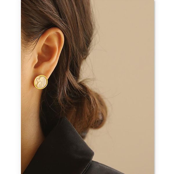 vacuum plating inlaid natural shell french baroque vintage angel relief oval simple and unique temperament earrings women stud, Golden;silver
vacuum plating inlaid natural shell french baroque vintage angel relief oval simple and unique temperament earrings women stud, Golden;silver