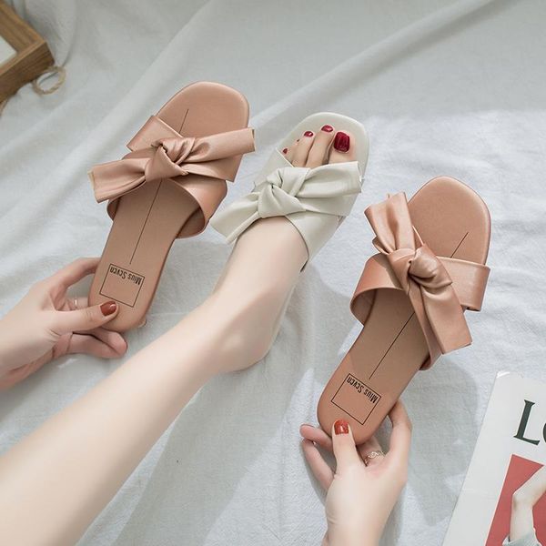 slippers 2021 korean fashion satin big bow women shoes outside flat slides summer casual woman sandals beach slipers, Black
slippers 2021 korean fashion satin big bow women shoes outside flat slides summer casual woman sandals beach slipers, Black