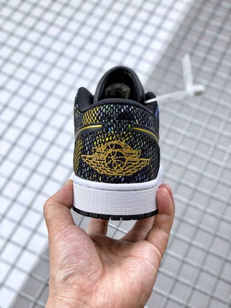 1 1s low wmns multi snakeskin men basketball shoes african hues black metallic gold snakeskin mens trainer cw5580 001
1 1s low wmns multi snakeskin men basketball shoes african hues black metallic gold snakeskin mens trainer cw5580 001