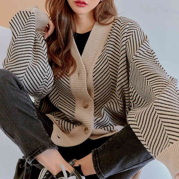 women's sweaters striped knitted cardigan gilet femme manche longue oversized sweater korean style women sueter mujer invierno fall vin, White;black
women's sweaters striped knitted cardigan gilet femme manche longue oversized sweater korean style women sueter mujer invierno fall vin, White;black