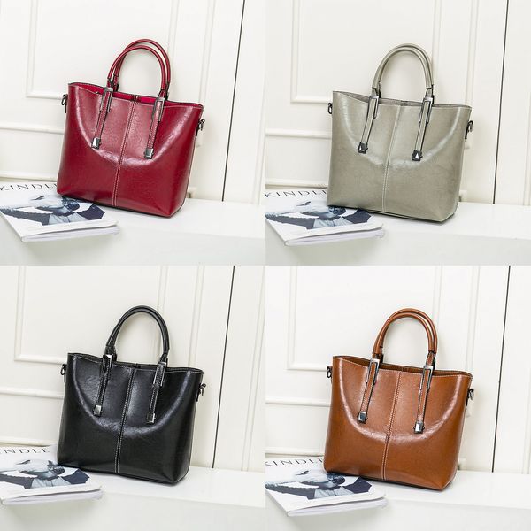 bucket bag fashion portable women's 2021 new fashion autumn and winter oil wax slant across big bag, Black;red
bucket bag fashion portable women's 2021 new fashion autumn and winter oil wax slant across big bag, Black;red