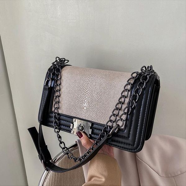 factory outlet women shoulder bags classic atmosphere thread hasp chain bag retro color matching leather handbag street trend stone pattern, Black;red
factory outlet women shoulder bags classic atmosphere thread hasp chain bag retro color matching leather handbag street trend stone pattern, Black;red