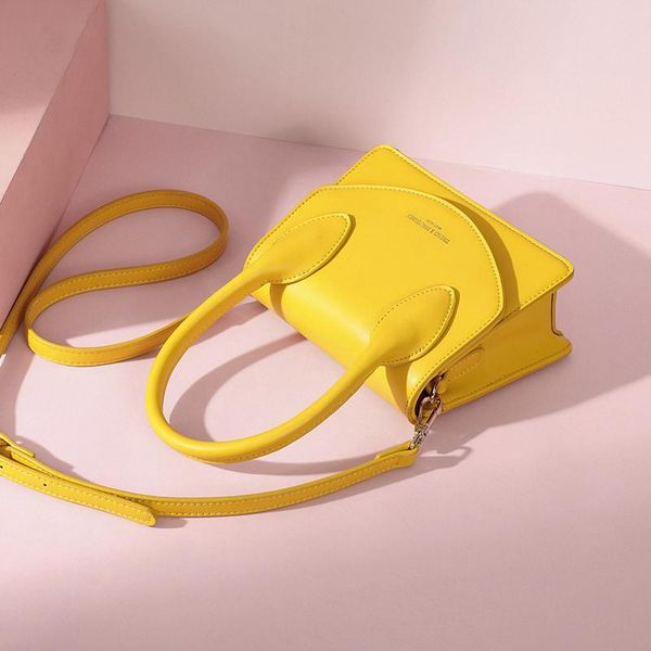 cross body high-level bag women's advanced feeling autumn winter 2021 fashion versatile niche design handbag minority plan
cross body high-level bag women's advanced feeling autumn winter 2021 fashion versatile niche design handbag minority plan
