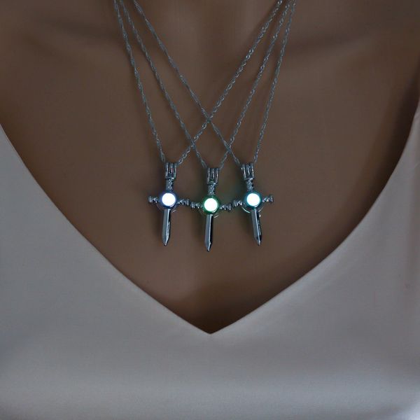 luminous cross pendants necklaces men women 3 color glow in the dark vintage necklace classic jewelry, Silver
luminous cross pendants necklaces men women 3 color glow in the dark vintage necklace classic jewelry, Silver