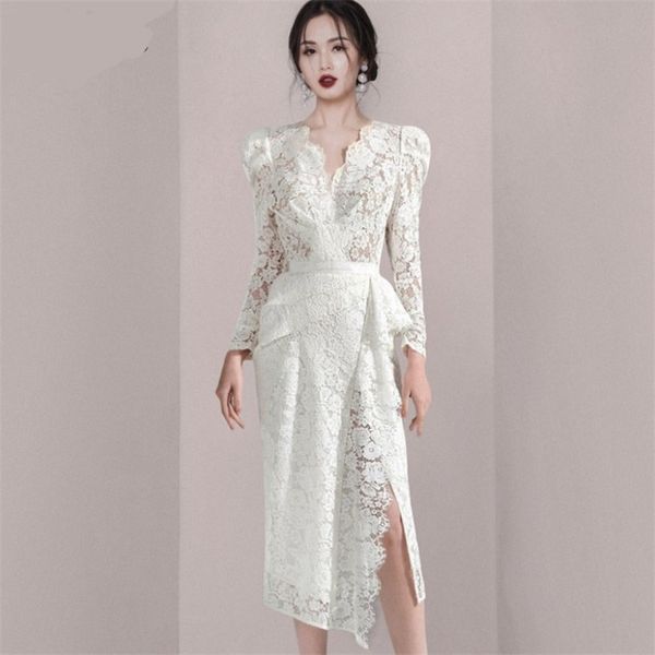 runway fashion spring women lace vintage elegant v-neck puff sleeve ruffles bodycon split white party midi dress vestidos 210519, Black;gray
runway fashion spring women lace vintage elegant v-neck puff sleeve ruffles bodycon split white party midi dress vestidos 210519, Black;gray