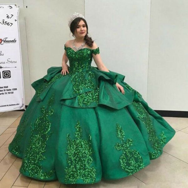 satin quinceanera dresses lace appliques ruffles off shoulder sweet 16 dress plus size prom party gowns, Blue;red
satin quinceanera dresses lace appliques ruffles off shoulder sweet 16 dress plus size prom party gowns, Blue;red