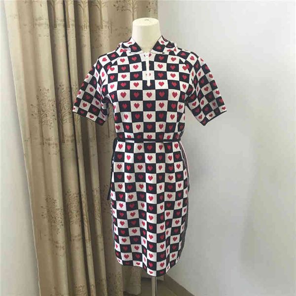 2022 factory wholesale new korean version early autumn plaid love contrast color lace up straight tube zipper hat sweater dress women, White;black
2022 factory wholesale new korean version early autumn plaid love contrast color lace up straight tube zipper hat sweater dress women, White;black