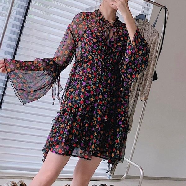 casual dresses 100% silk 2021 summer long-sleeved fashion all-match small floral print dress two-piece suit, Black;gray
casual dresses 100% silk 2021 summer long-sleeved fashion all-match small floral print dress two-piece suit, Black;gray