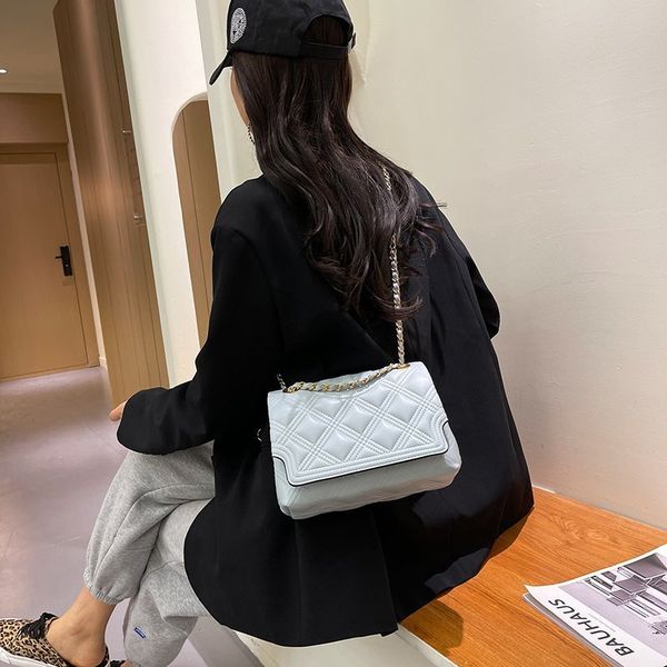 luxury handbags net red same female 2021 new korean version versatile lingge chain single shoulder fashion messenger bag
luxury handbags net red same female 2021 new korean version versatile lingge chain single shoulder fashion messenger bag