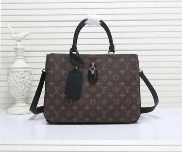 shoulder luxury m44254 m44255 retro presbyopia three-color millefeuille handbags iconic handles brand bags totes cross body bag clutches
shoulder luxury m44254 m44255 retro presbyopia three-color millefeuille handbags iconic handles brand bags totes cross body bag clutches