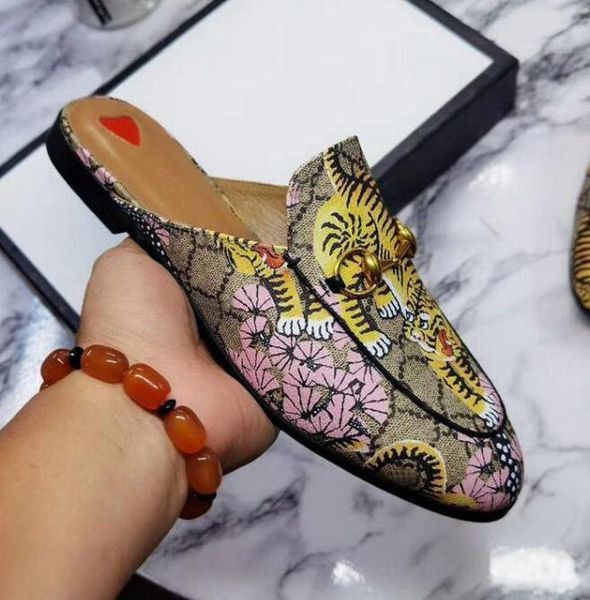 2021ss real leather lazy women shoes sandals men soft cowhide metal buckle beach slippers mules design ladies casual loafers flats zapatos m, Black
2021ss real leather lazy women shoes sandals men soft cowhide metal buckle beach slippers mules design ladies casual loafers flats zapatos m, Black