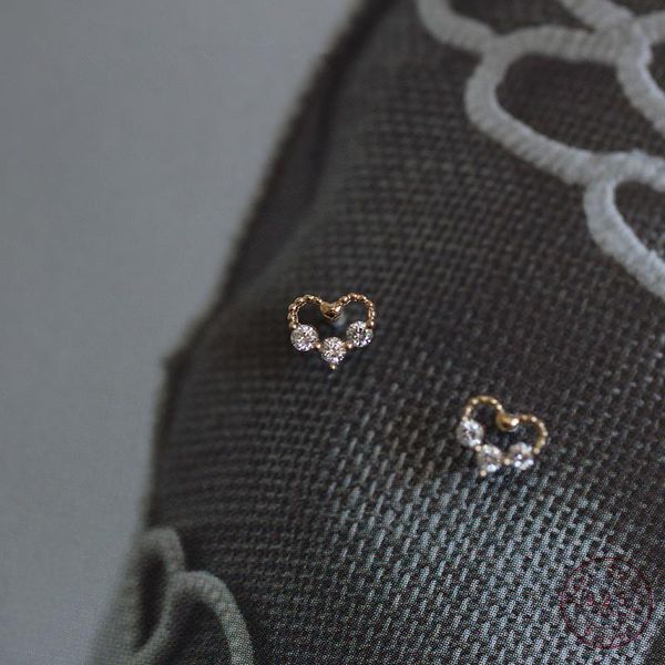 stud 925 sterling silver earring simple pave crystal heart earrings women light luxury temperament wedding jewelry gift, Golden;silver
stud 925 sterling silver earring simple pave crystal heart earrings women light luxury temperament wedding jewelry gift, Golden;silver