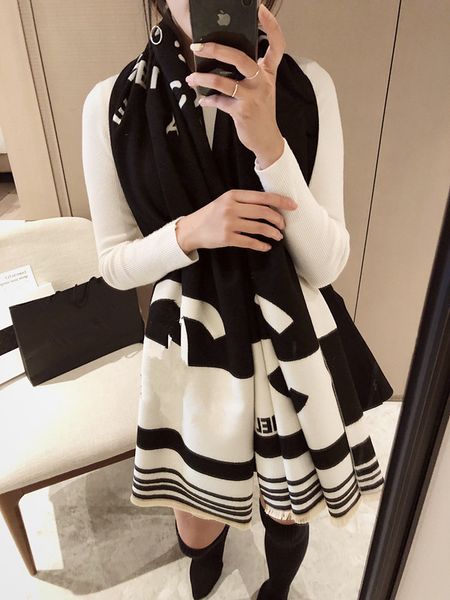 180*70cm big size women scarf priinted luxury designer shawls for lady long floral pashmina with logo, Blue;gray
180*70cm big size women scarf priinted luxury designer shawls for lady long floral pashmina with logo, Blue;gray