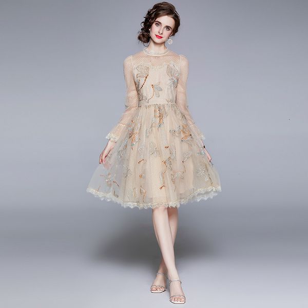 wind princess 2021 early autumn women's clothing splicing lace stand collar embroidered mesh waist closing dress, Black;gray
wind princess 2021 early autumn women's clothing splicing lace stand collar embroidered mesh waist closing dress, Black;gray