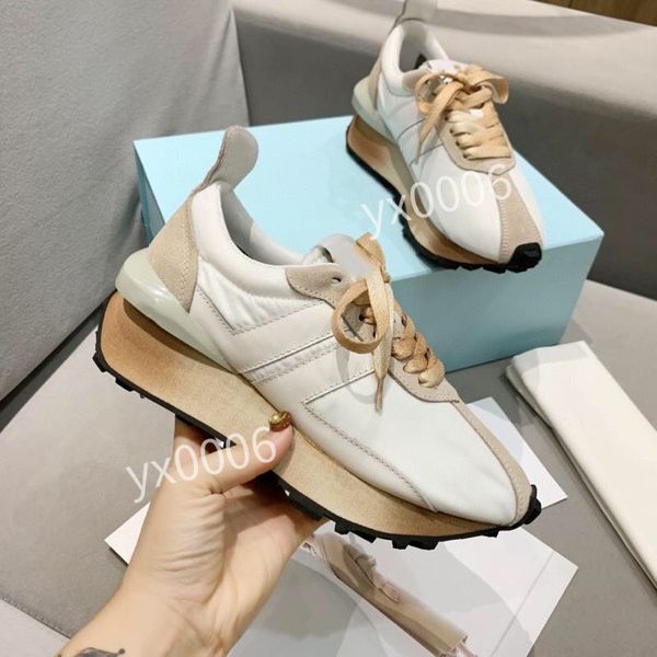 designer 35-41 women men shoes high-end casual counter leisure sports shoe high mercerized ox velvet original ly211127, Red;white
designer 35-41 women men shoes high-end casual counter leisure sports shoe high mercerized ox velvet original ly211127, Red;white