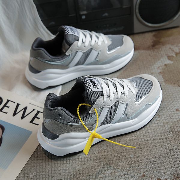 2021 spring new leisure jogging reflective shoes yuanzu grey sports women's running trend
2021 spring new leisure jogging reflective shoes yuanzu grey sports women's running trend