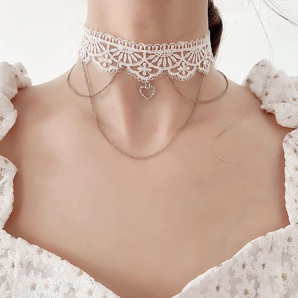 chains 2021 lace heart alloy chain pendant retro nostalgic necklace girl clavicle for women fashion jewelry accessories, Silver
chains 2021 lace heart alloy chain pendant retro nostalgic necklace girl clavicle for women fashion jewelry accessories, Silver