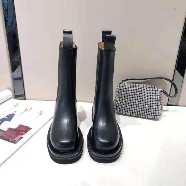 2021 designer's latest customized logo women's boots leather non slip rubber sole luxury comfort exquisite technology 35-40, Black
2021 designer's latest customized logo women's boots leather non slip rubber sole luxury comfort exquisite technology 35-40, Black