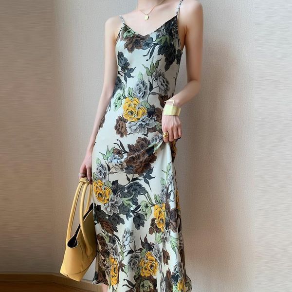 casual dresses summer dress for women 2021 fashion v neck maxi a line spaghetti strap sleeveless floral printing, Black;gray
casual dresses summer dress for women 2021 fashion v neck maxi a line spaghetti strap sleeveless floral printing, Black;gray