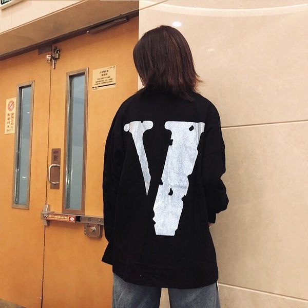long 2021 brand v hoodie meichao brand new york limited reflective large round neck sweater wang yibo same men's and women's long, Black
long 2021 brand v hoodie meichao brand new york limited reflective large round neck sweater wang yibo same men's and women's long, Black