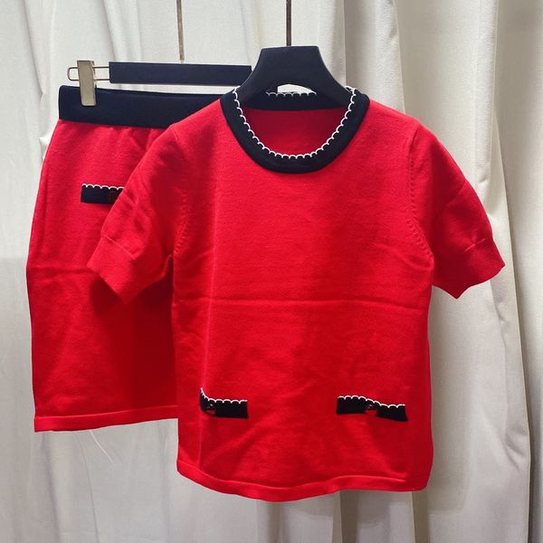 two piece dress 2021 autumn winter red o neck long sleeve panelled sweater and for women's fashion print skirts 2 pieces sets 1013-2, White
two piece dress 2021 autumn winter red o neck long sleeve panelled sweater and for women's fashion print skirts 2 pieces sets 1013-2, White