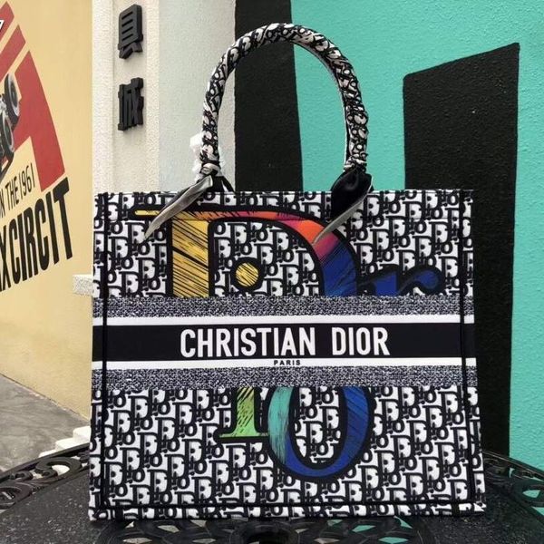 2021 women's bag single shoulder bag wear resistant pattern fabric large capacity totes handbags tote zmm
2021 women's bag single shoulder bag wear resistant pattern fabric large capacity totes handbags tote zmm