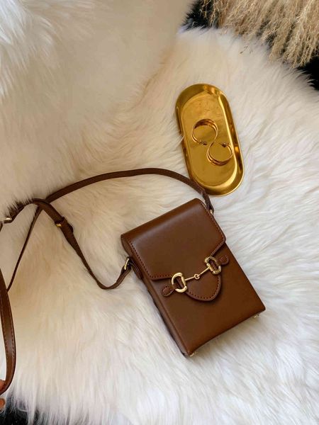 wholesale cow horse saddle leather 1955 women's clasp postman real one shoulder high-grade with small square mobile phone bag luxurys d
wholesale cow horse saddle leather 1955 women's clasp postman real one shoulder high-grade with small square mobile phone bag luxurys d