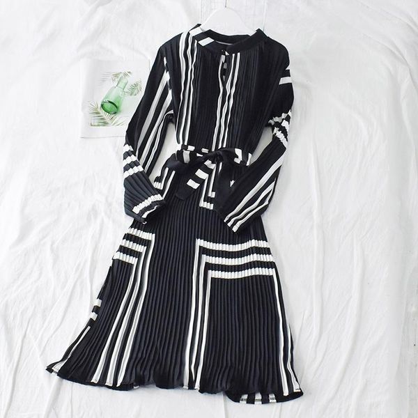 casual dresses women's pleated shirt dress striped belt 2021 summer simple print patchwork long-sleeved midi long bandage vestidos ls29, Black;gray
casual dresses women's pleated shirt dress striped belt 2021 summer simple print patchwork long-sleeved midi long bandage vestidos ls29, Black;gray