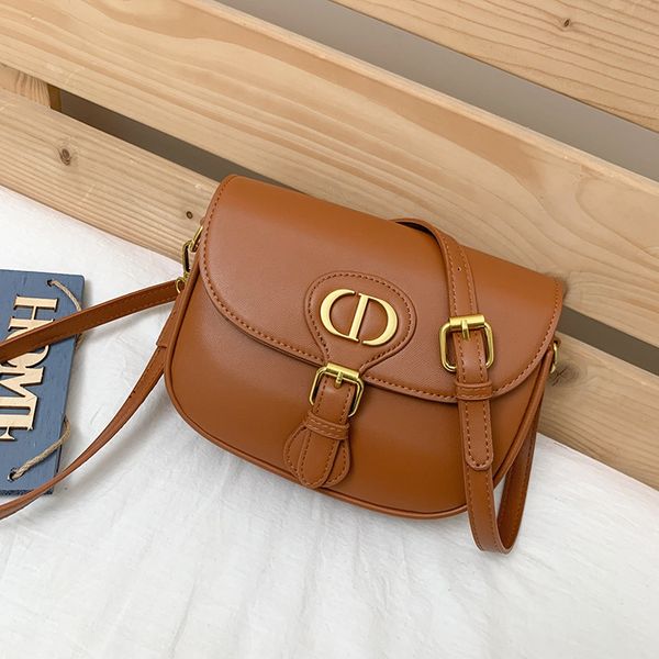 summer 2021 new saddle women's mini semicircular tofu small square bag single shoulder messenger bag
summer 2021 new saddle women's mini semicircular tofu small square bag single shoulder messenger bag