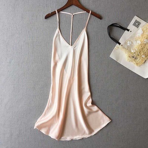 2020 new silk women's suspender nightdress v-neck color open back home clothes comfortable pajamas, Black;white
2020 new silk women's suspender nightdress v-neck color open back home clothes comfortable pajamas, Black;white