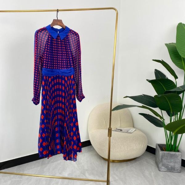 casual dresses 2021 summer women fashion red plaid long sleeve turn-down collar folding blue mid-calf high quality, Black;gray
casual dresses 2021 summer women fashion red plaid long sleeve turn-down collar folding blue mid-calf high quality, Black;gray