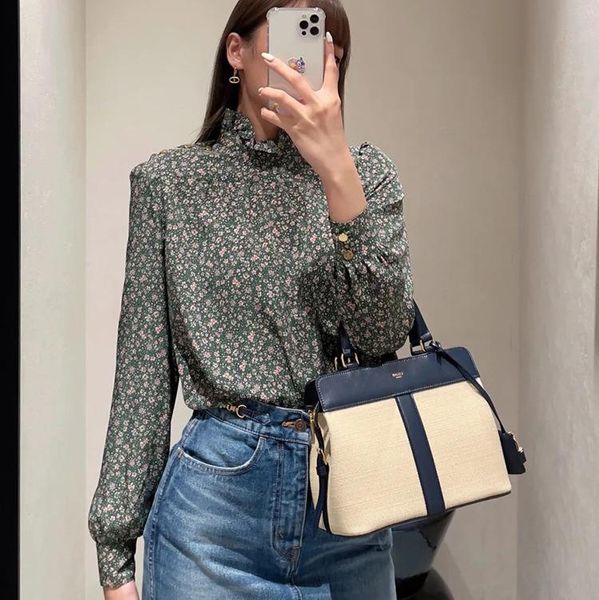 women's blouses & shirts early autumn 2021 triomphe button silk floral print small stand collar shirt, White
women's blouses & shirts early autumn 2021 triomphe button silk floral print small stand collar shirt, White