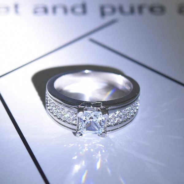 wedding rings inlaid zircon princess square crystal ring fashion engagement model flash, Slivery;golden
wedding rings inlaid zircon princess square crystal ring fashion engagement model flash, Slivery;golden