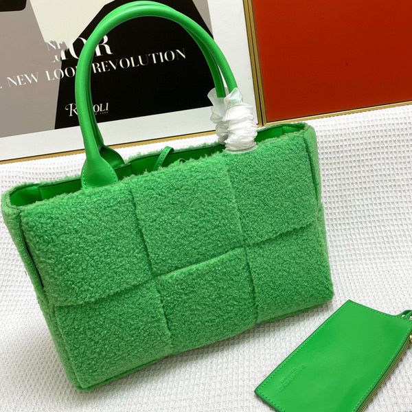 luxury brand shoulder bag fashion fur big tote bag for women lambswool woven handbag vintage designer handle bags purse
luxury brand shoulder bag fashion fur big tote bag for women lambswool woven handbag vintage designer handle bags purse