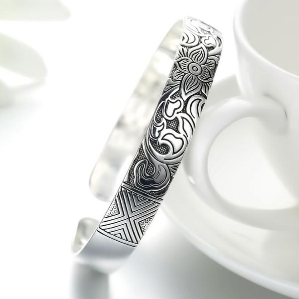charm bracelets exquisite lotus pattern bracelet fashion casual jewelry for women, Golden;silver
charm bracelets exquisite lotus pattern bracelet fashion casual jewelry for women, Golden;silver