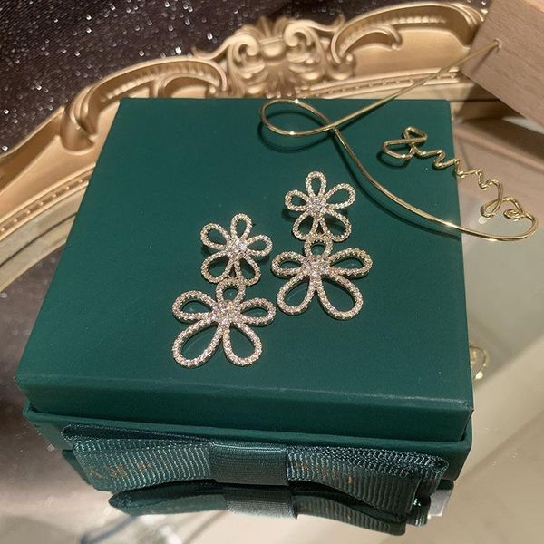 dangle & chandelier bilincolor silver color double flower drop earrings for women
dangle & chandelier bilincolor silver color double flower drop earrings for women