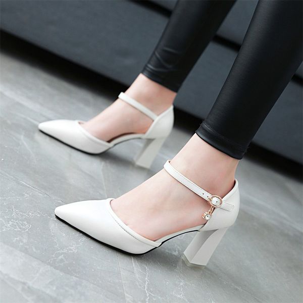 leather stiletto high heels dress shoes 2021 new summer word with toe sandals black wild occupation
leather stiletto high heels dress shoes 2021 new summer word with toe sandals black wild occupation