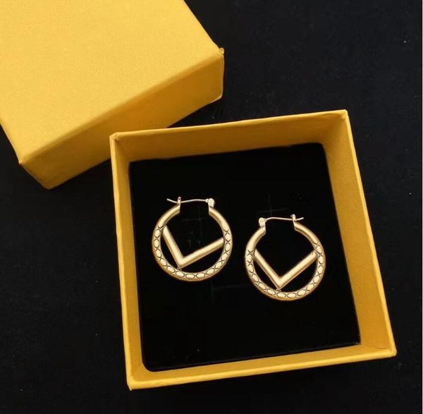 2022 classic letters dangle & chandelier retro fashion all-match earrings female fast delivery, Silver
2022 classic letters dangle & chandelier retro fashion all-match earrings female fast delivery, Silver
