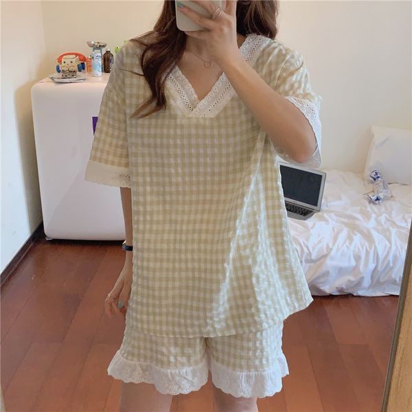 sleepwear lace stitching v-neck women pajamas plaid pijama mujer two-piece short pants suit loose cotton sleepwear, Black;red
sleepwear lace stitching v-neck women pajamas plaid pijama mujer two-piece short pants suit loose cotton sleepwear, Black;red