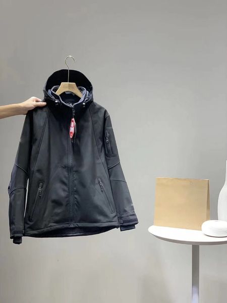 2021 Beijia men's soft shell outdoor single layer assault suit autumn and winter Plush jacket, Black;brown 
2021 Beijia men's soft shell outdoor single layer assault suit autumn and winter Plush jacket, Black;brown