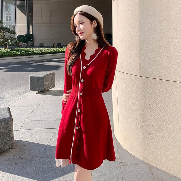 casual dresses 2021 autumn winter women knitting dress long sleeves knitted a line female, Black;gray
casual dresses 2021 autumn winter women knitting dress long sleeves knitted a line female, Black;gray