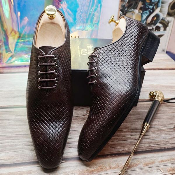 dress shoes elegant men oxford genuine leather lace up pointed toe black brown office business wedding formal
dress shoes elegant men oxford genuine leather lace up pointed toe black brown office business wedding formal