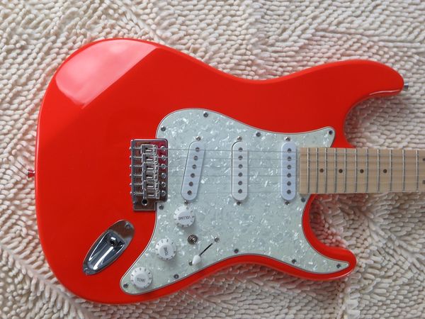 metallic red single-swing electric guitar classic maple xylophone neck can be customized
metallic red single-swing electric guitar classic maple xylophone neck can be customized