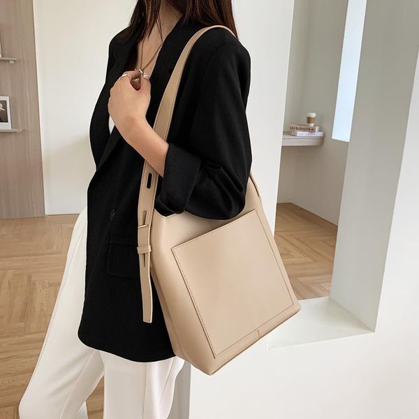 evening bags 2021 women's bag khaki fashion crossbody large capacity female designer commuter all-match literary style pu leather
evening bags 2021 women's bag khaki fashion crossbody large capacity female designer commuter all-match literary style pu leather