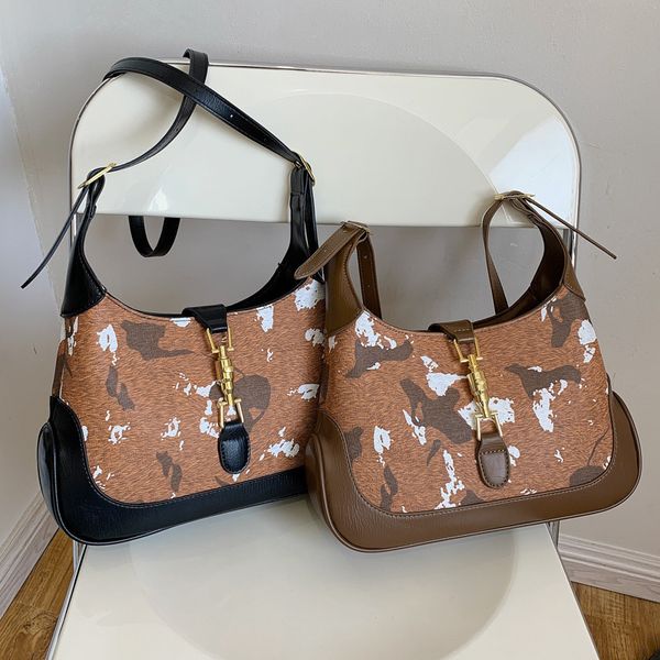 design s minority underarm versatile new messenger single shoulder bag fashion printing trend saddle bag women
design s minority underarm versatile new messenger single shoulder bag fashion printing trend saddle bag women