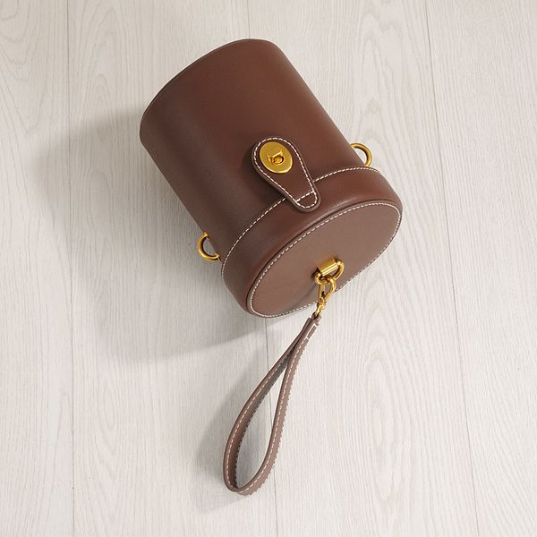 70% off luxury handbag handmade cowhide cylindrical large capacity soft leather bucket women's portable messenger bag lcaa omf1
70% off luxury handbag handmade cowhide cylindrical large capacity soft leather bucket women's portable messenger bag lcaa omf1