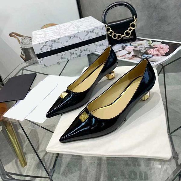fashion women dress single shoes pointed toe matte patent real leather 4.5cm high-heels party woman shoe designer pumps, Black
fashion women dress single shoes pointed toe matte patent real leather 4.5cm high-heels party woman shoe designer pumps, Black