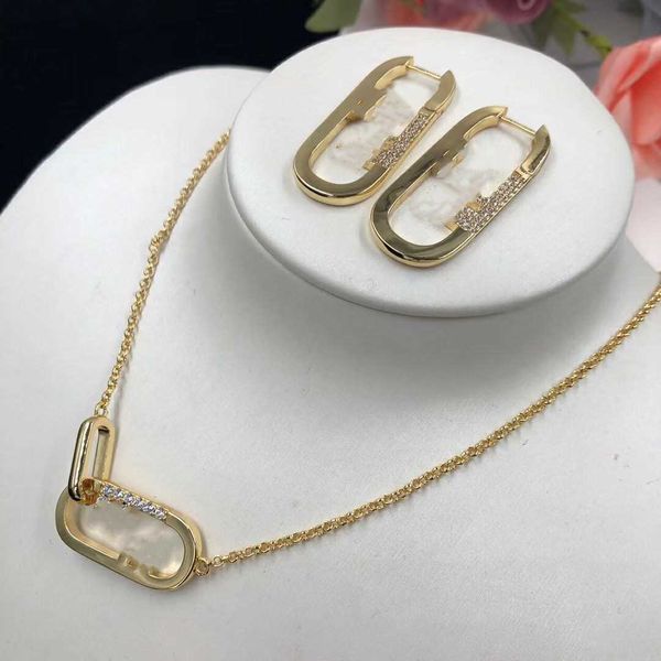 2021 european and american diamond letter necklace niche design high-end retro earring set female high-quality fast delivery, Silver
2021 european and american diamond letter necklace niche design high-end retro earring set female high-quality fast delivery, Silver